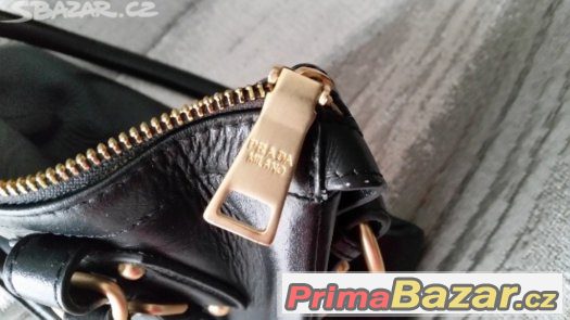 Prada kabelka – fotografie 3