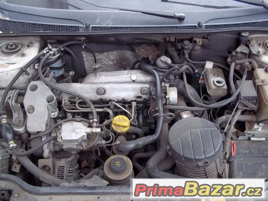 Renault Laguna 1.9 DTI rok 1999 – fotografie 4