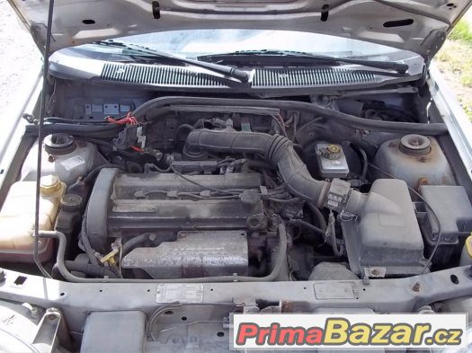 Ford Escort combi 1.6 16V 66 kw rok 1998 – fotografie 4
