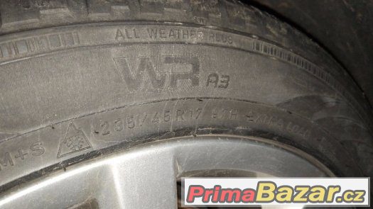 PRODÁM SADU ZIMNÍCH PNEU NOKIAN WR A3 235/45/17 – fotografie 1