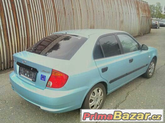 TOP STAV Hyundai Accent 1.3 BENZÍN KLIMA R.V. 10/2005 – fotografie 3