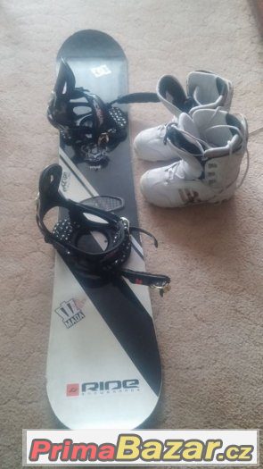 Snowboard + vázání + boty – fotografie 1