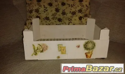 Vlastnoručně zdobená bedýnka decoupage - vánoční dárek