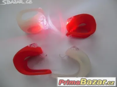 Světýlka na batoh,kabelku - dvě barvy - 1 ks - 20,-Kč.