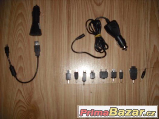 Sada adapterů a nabíjecích nástavců mobilních telefonů aj. – fotografie 2