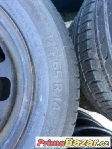 PRODÁM OBUTOU LETNÍ SADU NA FORD 4x108 S PNEU 175/65/14" – fotografie 4