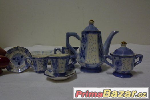 Porcelánový servis na zámek pro panenky – fotografie 2