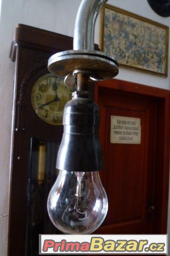 Chromovaná trubková lampa – fotografie 4
