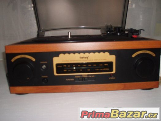 Retro rádio s gramofonem. – fotografie 3