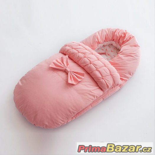 Zimní růžový  fusak Armani Baby. – fotografie 1