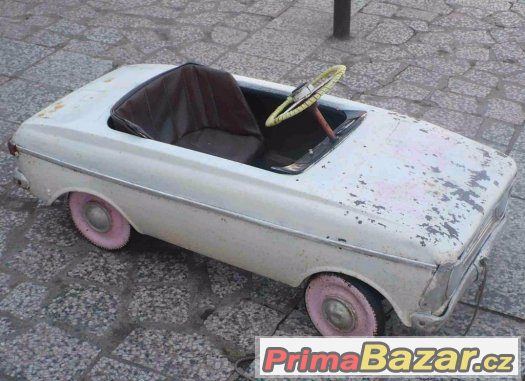 Koupím šlapací auto Moskvič nebo i jiné – fotografie 1