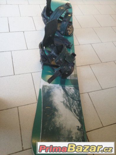 Snowboard prkno na sjezd – fotografie 1