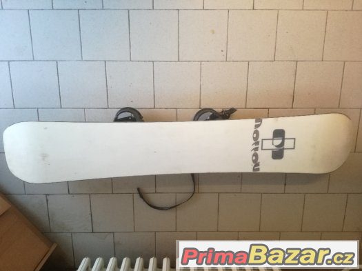 Snowboard prkno na sjezd – fotografie 2