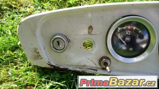 Škoda 1202 stejšn,palubní deska – fotografie 2