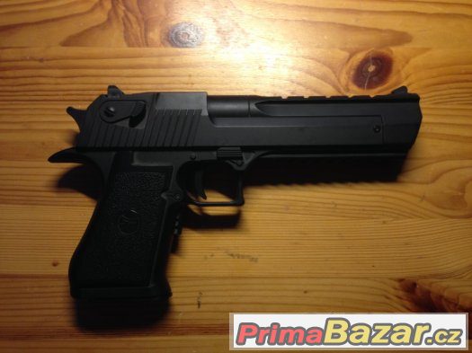 MP-5 R, Desert Eagle - airsoft – fotografie 3