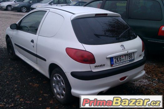 PEUGEOT 206 1,1i - Pickup r.:2005 – fotografie 3