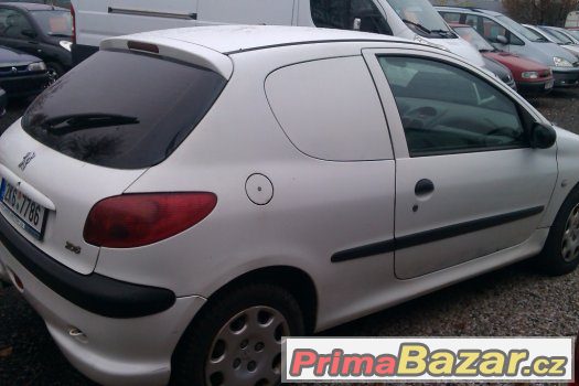 PEUGEOT 206 1,1i - Pickup r.:2005 – fotografie 4