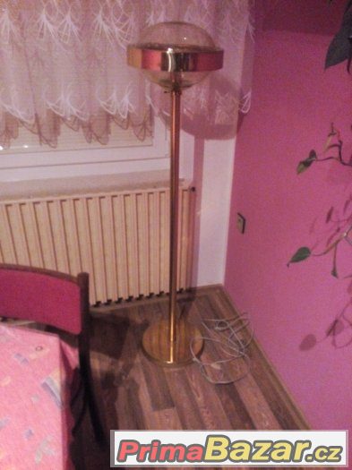 Stará stojící lampa. – fotografie 1