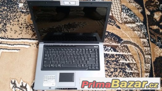 Asus F5R series krasny stav – fotografie 1