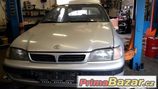 Toyota Carina na náhradní díly rv. 1996 1,6 l – fotografie 1