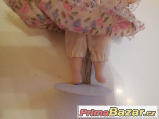 SBĚRATELSKÁ PANENKA S PORCELÁNOVOU HLAVOU – fotografie 3