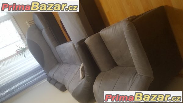 Rozkladaci sedacka 4 mesice stara zachovala – fotografie 1