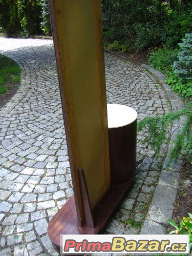 Jindřich Halabala / toaletka /funcionalismus/ 4o. - 5o. léta – fotografie 4