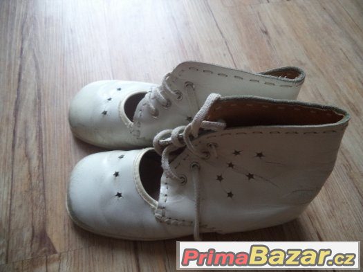 různé boty pro děti – fotografie 2