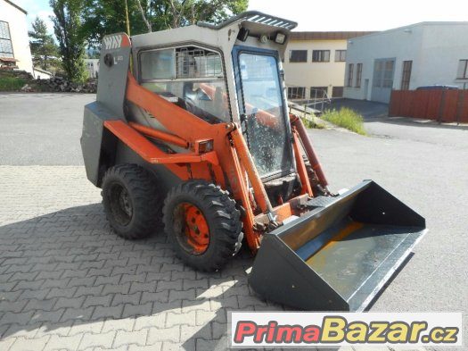Nabízím nakladač Locust 853 – fotografie 1