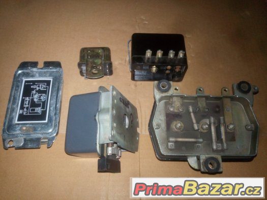 2 x regulátor napětí, 2 x relé, 1 x elektronický spínač. – fotografie 2