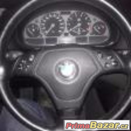 BMW 323i – fotografie 1