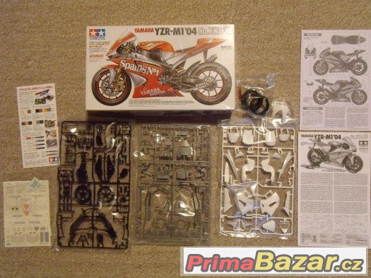 YAMAHA YZR-M1 C.Checa/M.Melandri - stavebnice 1:12 – fotografie 1