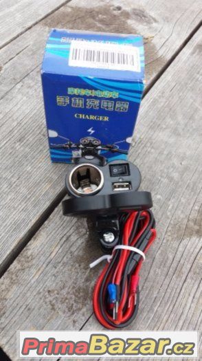 moto zásuvka 12v a USB s vypínačem – fotografie 2