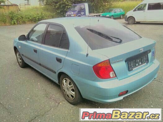 TOP STAV Hyundai Accent 1.3 BENZÍN KLIMA R.V. 10/2005 – fotografie 4