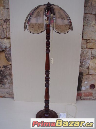 Stojací lampa – fotografie 1