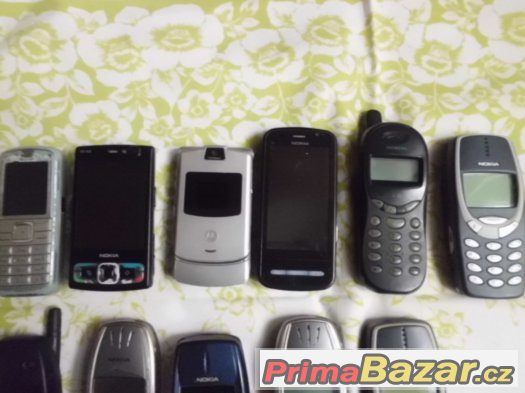 Sbírka pěkných retro sběratelských telefonů - Nokia a další – fotografie 3
