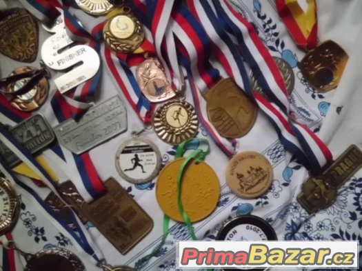 hromada různých Sportovních Medailí – fotografie 5