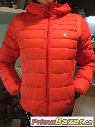 Damska zimni bunda Adidas oranzova – fotografie 1