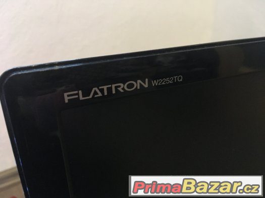 LCD monitor LG širokoúhlý 22" – fotografie 3