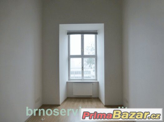 Pronájem kanceláře 22 m2 v luxusním domě v centru Brna – fotografie 1