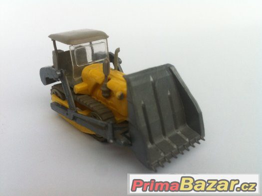 Prodám buldozer URTRAK německý-plastoví – fotografie 3