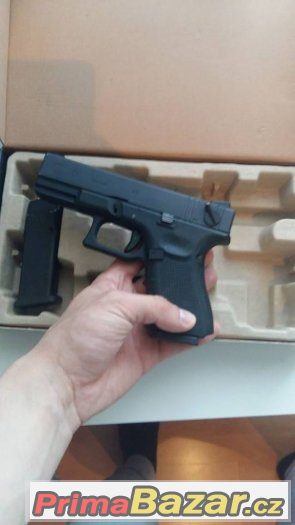 Glock 23, plynová pistole – fotografie 1
