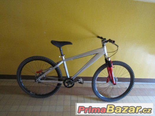 Kolo na dirt nebo trial – fotografie 1