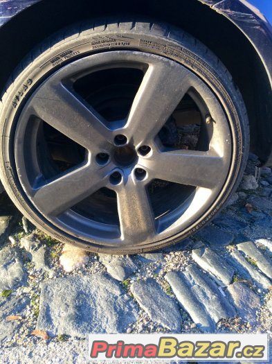 TOP: Volkswagen Passat  1,9 TDI 96kw Highline sedan – fotografie 5