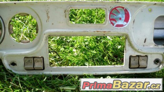 Škoda 1202 combi,palubní deska – fotografie 4