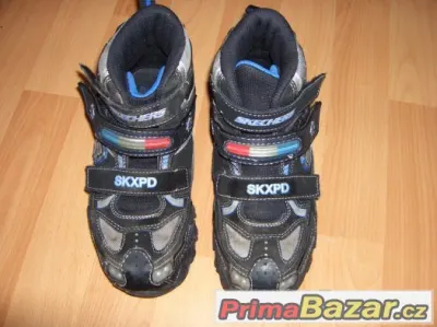 Blikací sportovní boty