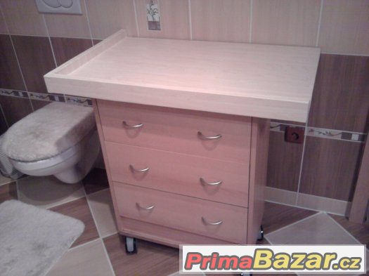 přebalovací pult – fotografie 2