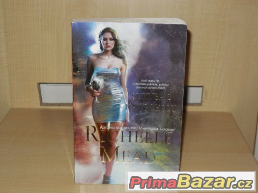 SUKUBA RICHELLE MEAD – fotografie 3