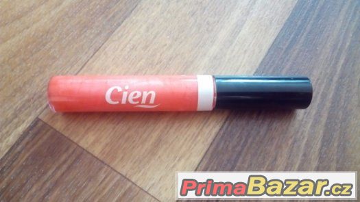 Lesk na rty Coral Cien – fotografie 2
