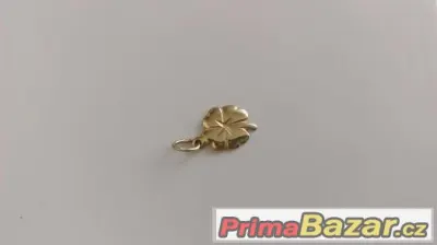 Zlatý přívesek čtyřlístek